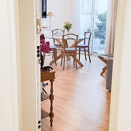 La Petite Maison Via Biasi 29 *